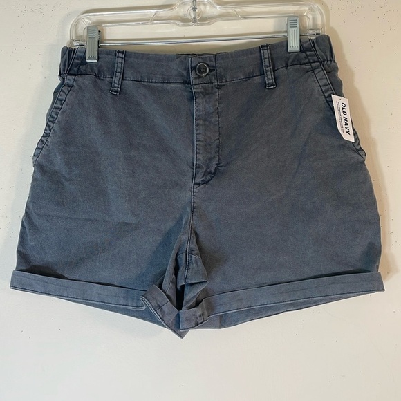 NWT. Old Navy Medium High Rise Denim Shorts. - Picture 1 of 11